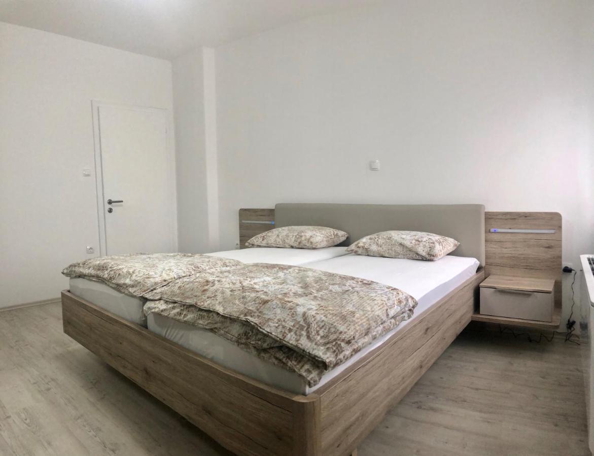 Apartments Andrej - OПтуй Екстериор снимка